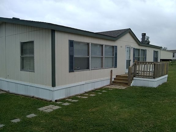 2nd image of 1521 Lower Meadows Ln