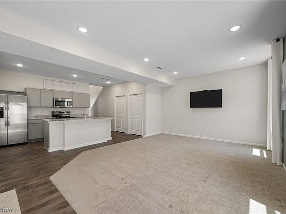 5th image of 1357 Maple Grove Ln