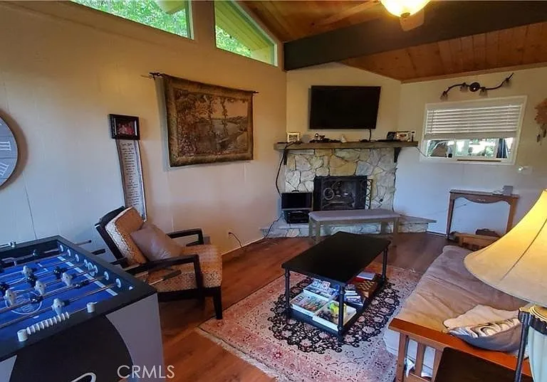 28380 Larchmont Ln — Photo 3