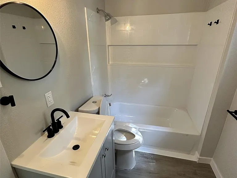 622 Scarbrough St — Photo 7