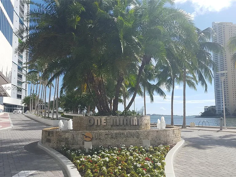 335 Biscayne Blvd #2106 — Photo 35