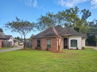 39416 Woodlake Dr, Prairieville, LA 70769