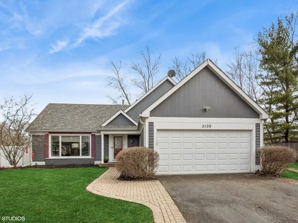 2139 Templar Dr, Naperville, IL 60565
