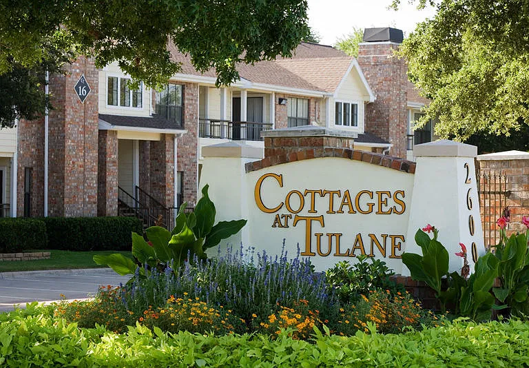 Cottages at Tulane — Photo 12