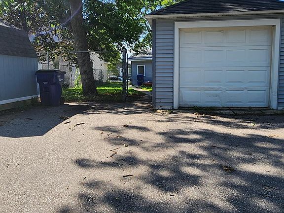 3rd image of 332 29th Ave N
