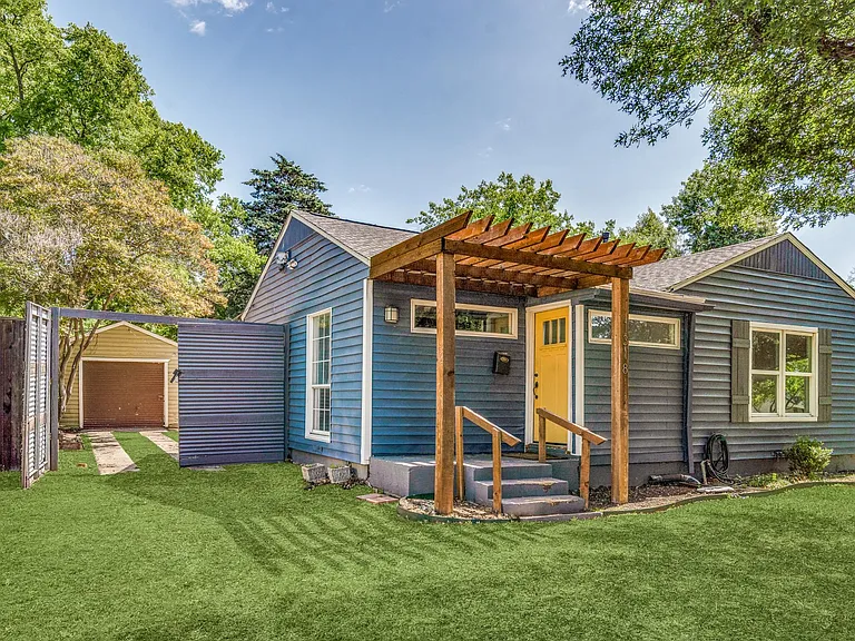 1318 Easton Rd — Photo 3