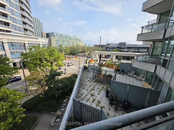 228 Queens Quay W Unit 302, Toronto, ON M5J 2X1