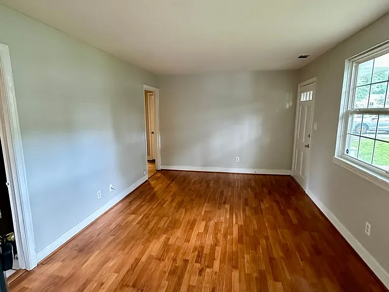 1213 Concord Ave — Photo 4