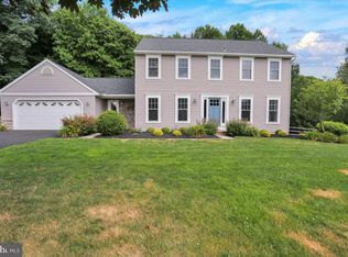 82 Flint Ridge Dr, Shillington, PA 19607