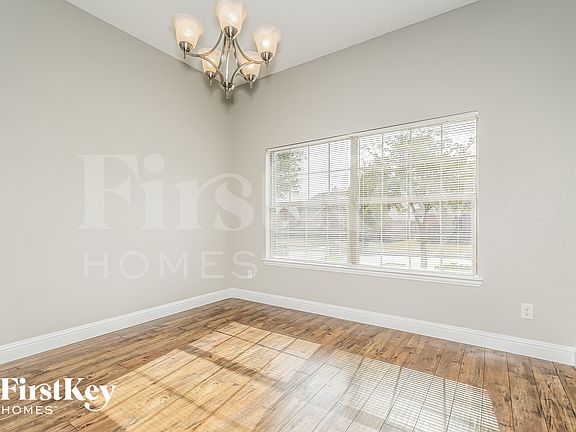 4th image of 1215 Jessie Ln