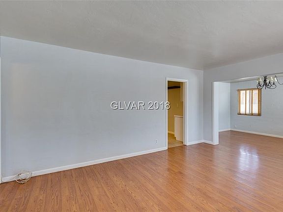 2nd image of 905 Bonita Ave
