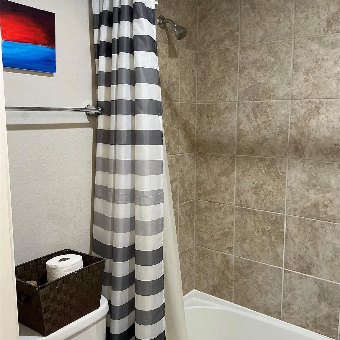 4 bed, 2.0 bath, 1836 sqft, $2,800 — Photo 3