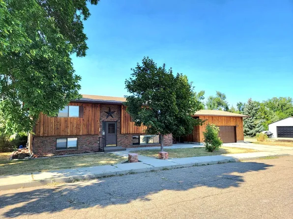 623 Snyder Ave, Glendive, MT 59330