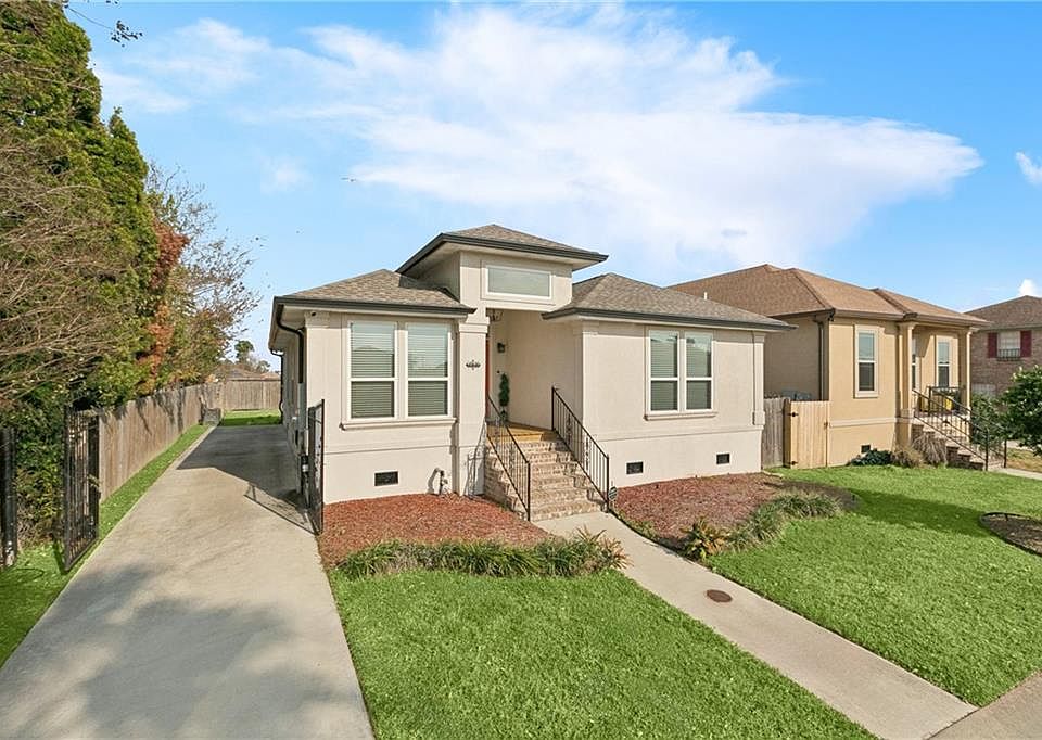 1st image of 7421 Dartmoor Dr