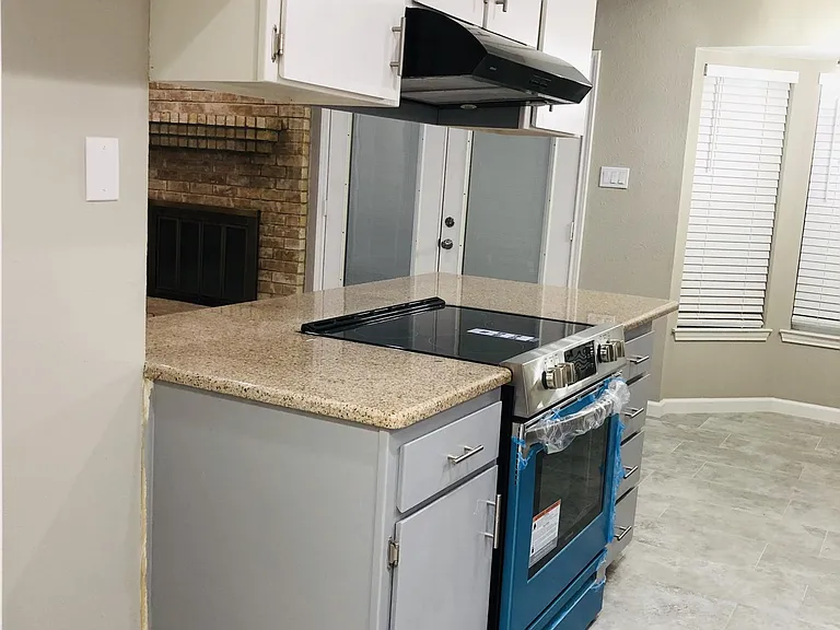 4604 Cedar Ridge Dr — Photo 8