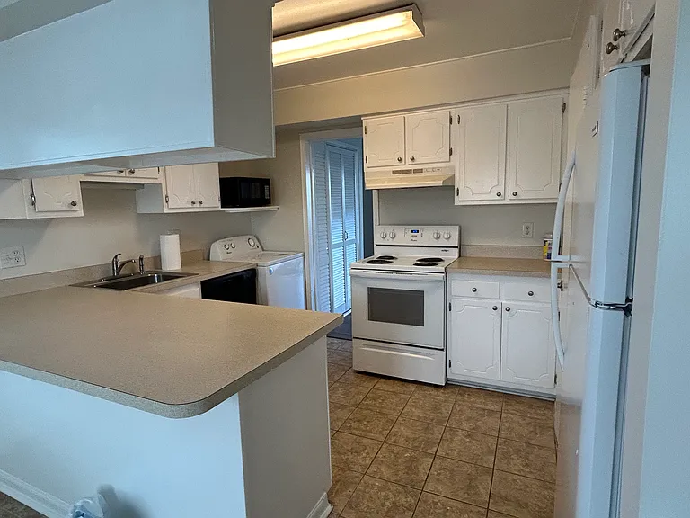 14487 Saint Germain Dr — Photo 3
