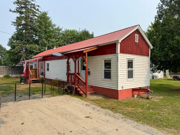 7 Birch Street, Milo, ME 04463