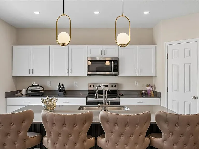 4023 Gardenia Ave — Photo 16