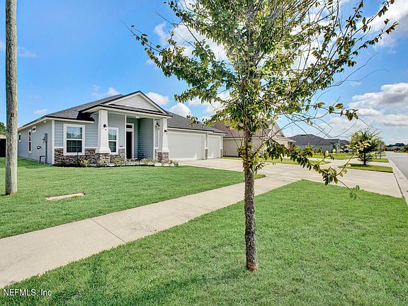3rd image of 3188 VIANEY Place