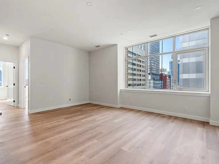 736 8th Ave SW — Photo 57
