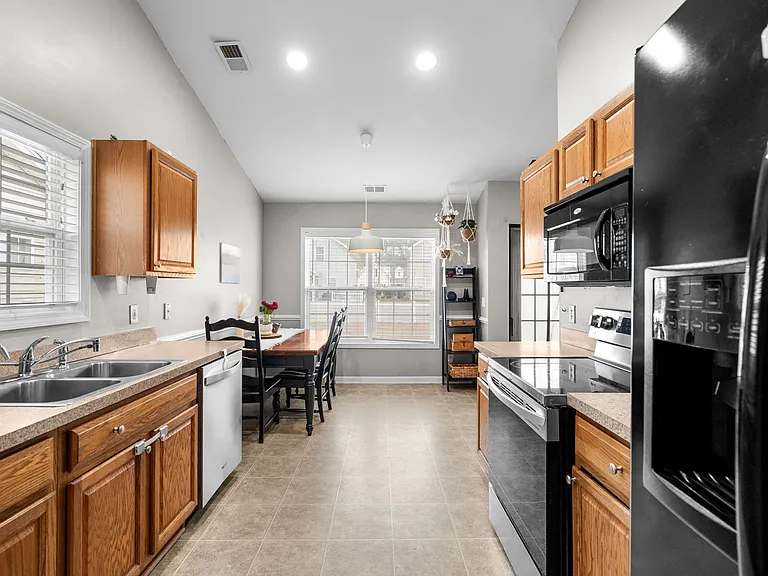 325 Vesta Dr — Photo 14