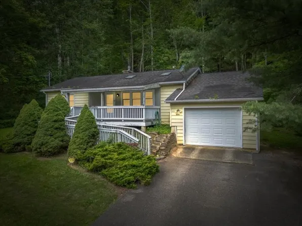 476 Echo Rd, Vestal, NY 13850