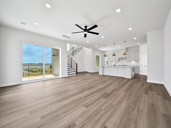 4th image of 4406 Anthony Court Ln