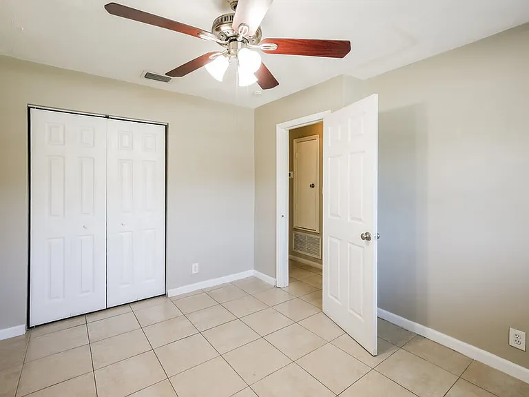 841 NE 51st Ct — Photo 14