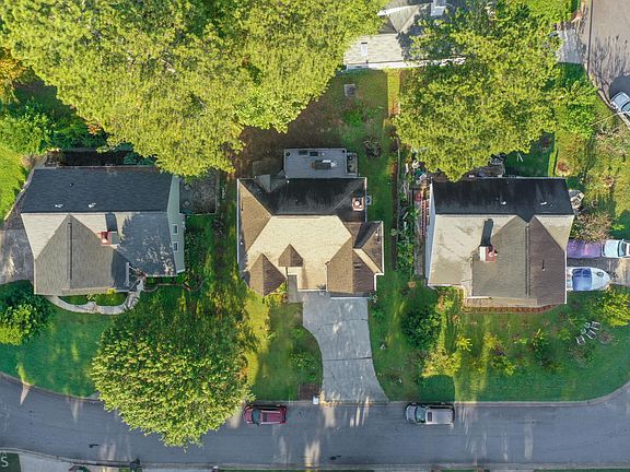 4th image of 2681R Piedmont Oak Dr