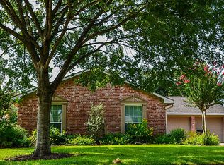 9627 Lawngate Dr, Houston, TX 77080