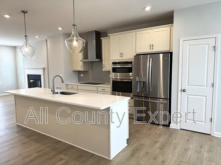 2817 Beacon Bend Xing — Photo 8