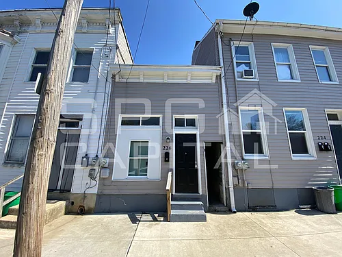 226 Chestnut St Photo 1