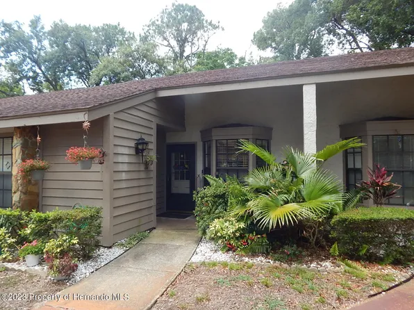 2135 Sea Pines Ct, Spring Hill, FL 34606
