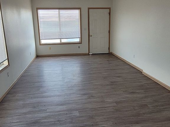 4th image of 805 S C St