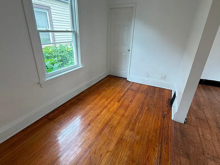 3209 W 54th St — Photo 14