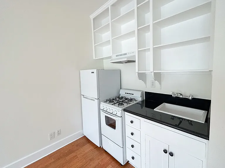 4440 Burns Ave #17 — Photo 3