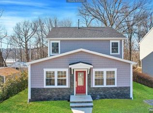 10 David Rd, Cedar Grove, NJ 07009