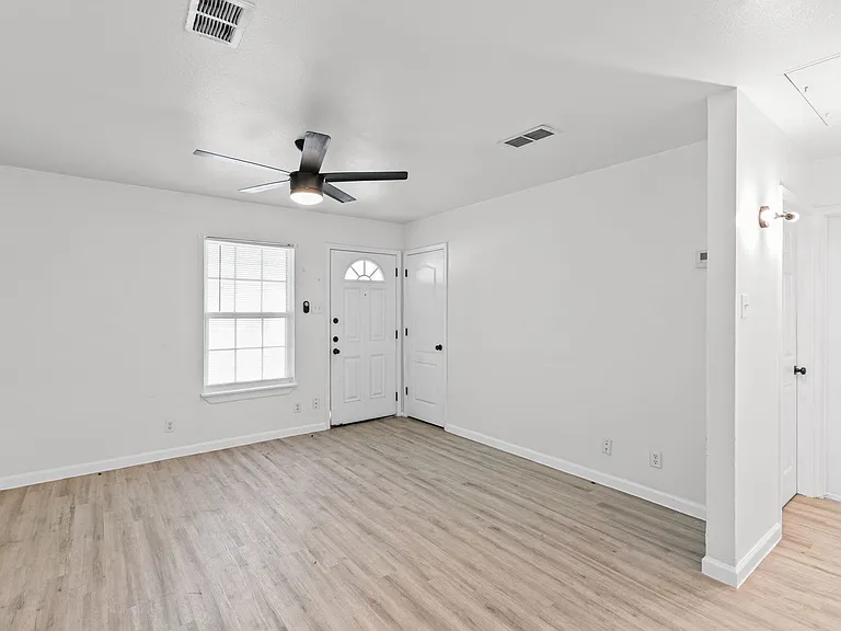 3038 Weir Ave — Photo 4