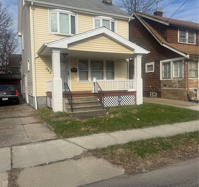 1st image of 942 E 130th St