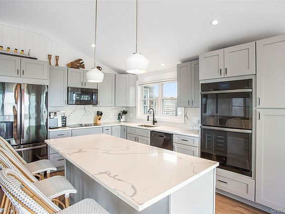 4th image of 128 Walnut Walk