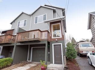 942 NE Roselawn St, Portland, OR