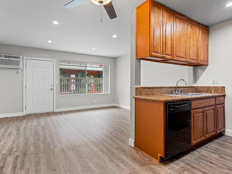 Parkview Terrace Apartments — Photo 52