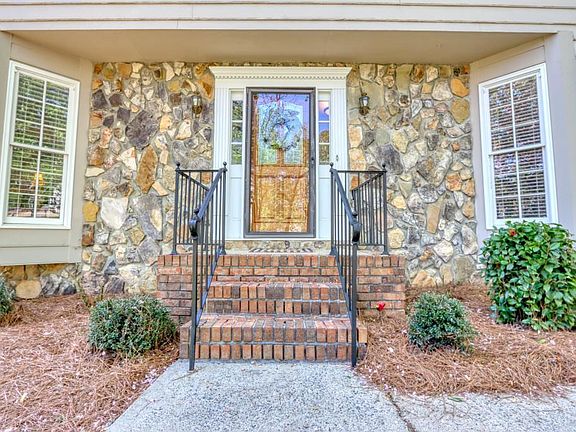 4th image of 5018 Kings Wood Dr NE