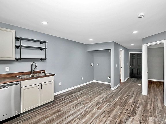 3rd image of 1019 Cleveland Ave #A