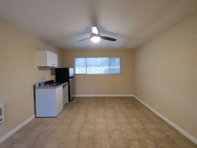 CAM353 — Photo 6