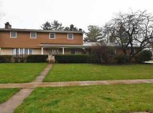 2280 Tanglewood Dr, Aurora, IL
