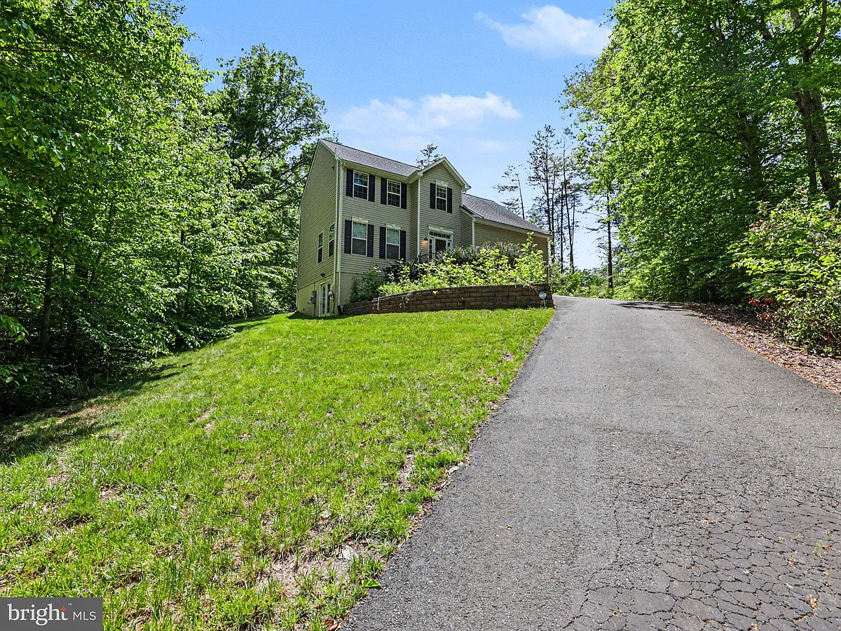 Building Photo - 9811 Catharpin Rd