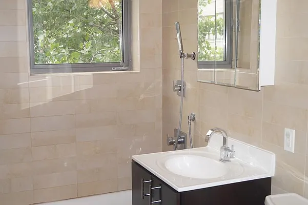 Rented by Brooklyn Bridge | media 24