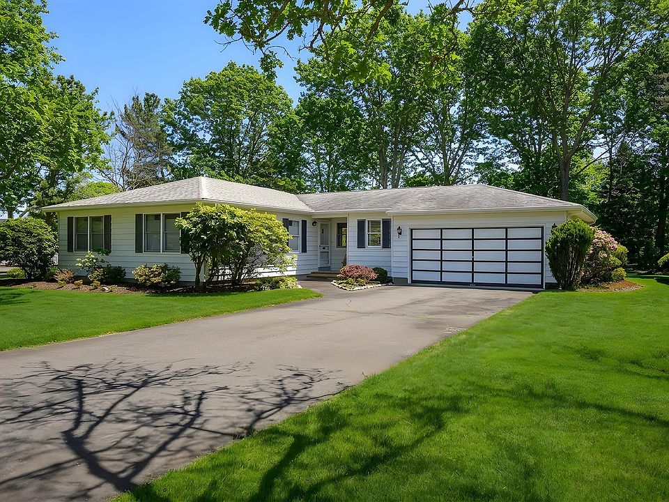 1st image of 23 Argonne Rd W