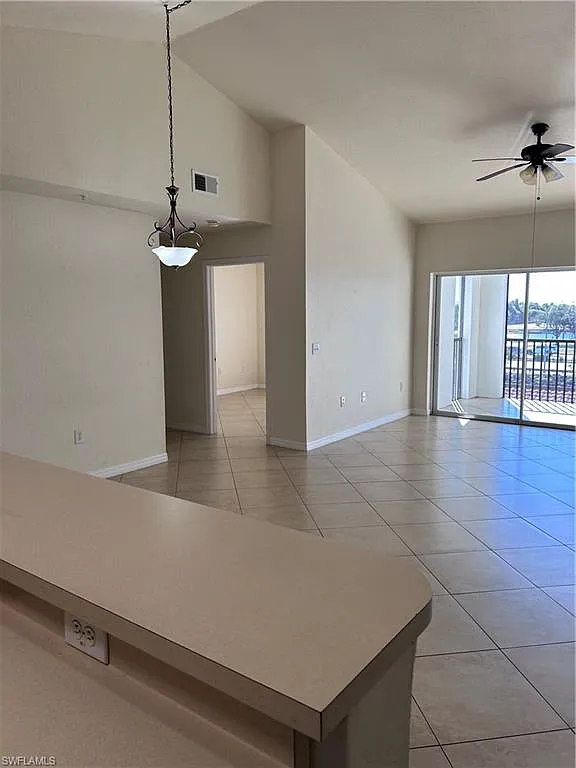 3 bed, 2.0 bath, 1300 sqft, $2,000 — Photo 4